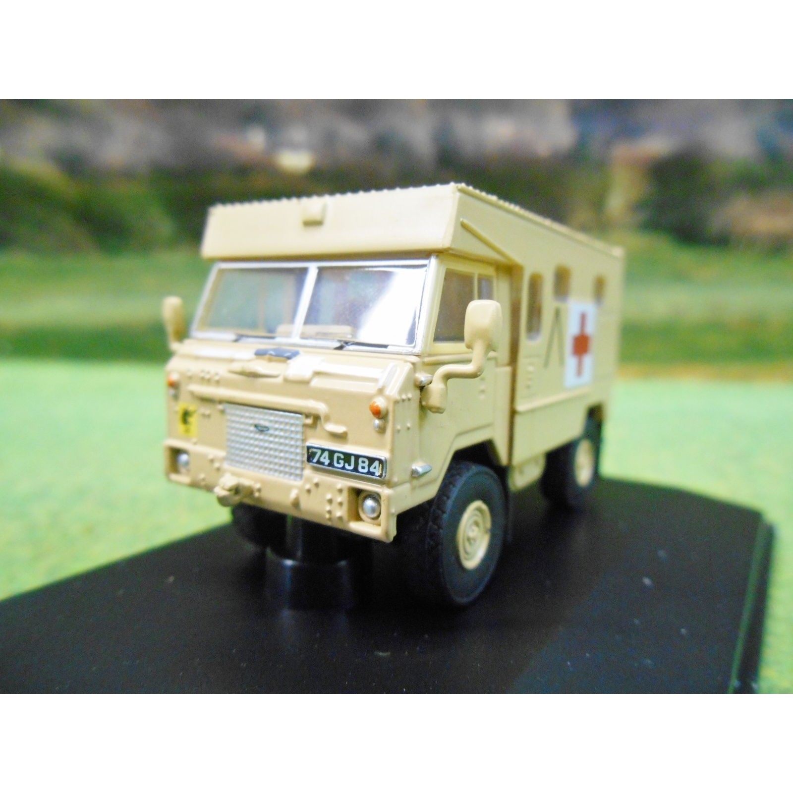 Oxford Military Vehicle Land Rover FC Ambulance Bosnia 76lrfca003 1 76 for sale online 