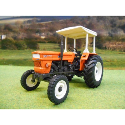 UNIVERSAL HOBBIES 1:32 FIAT 750 SPECIAL 2WD TRACTOR