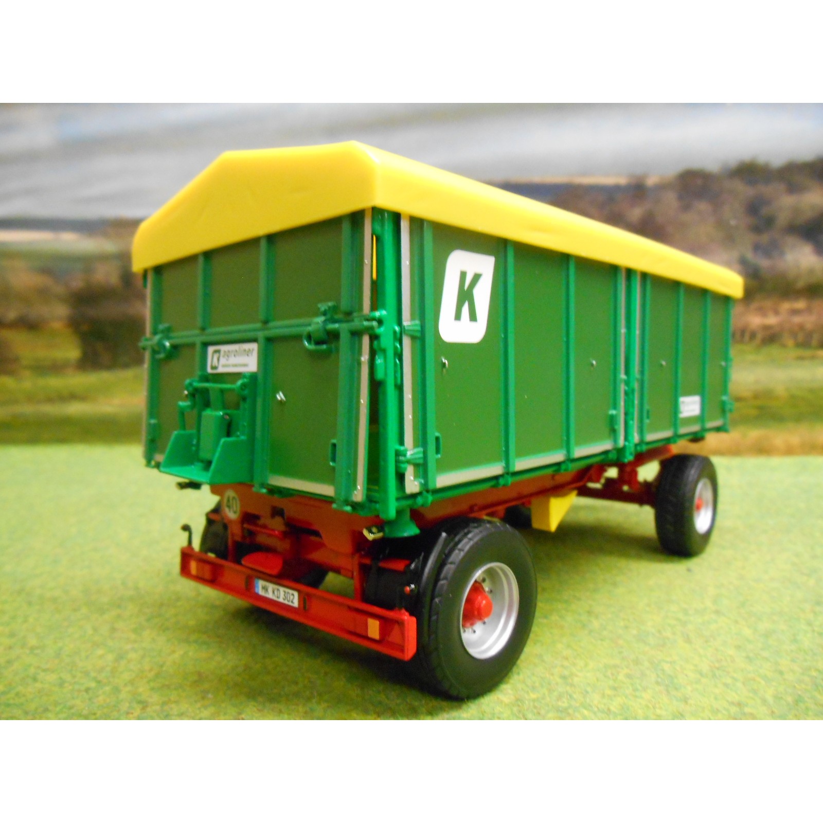 ミニカー　1/32 Kroger 2車軸 3方向開閉トレーラー HKD 302(ホワイト) [077866] Kröger HKD 302 Zweiachs-Dreiseitenkippanhänger schwarz