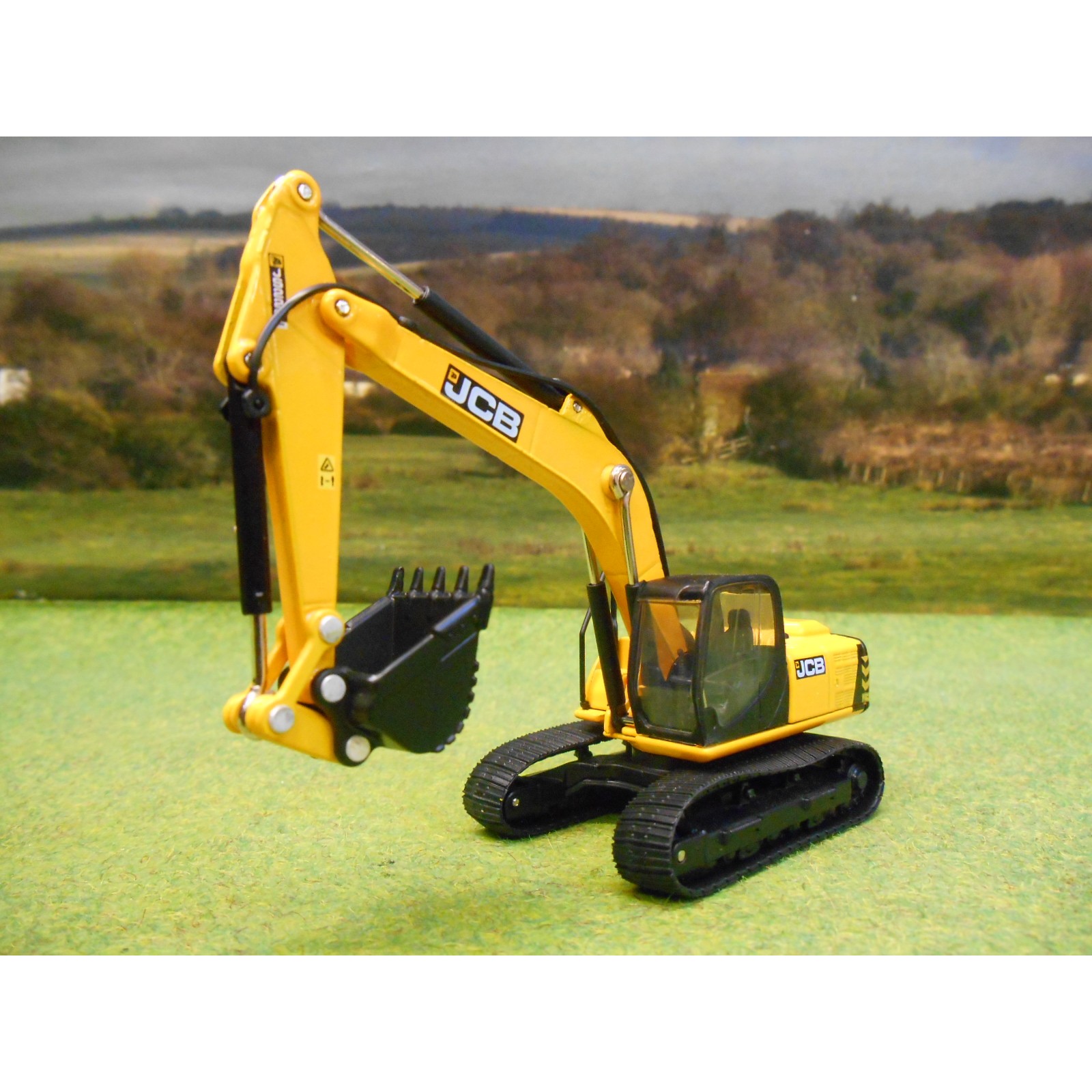 OXFORD 1:76 JCB JS220 TRACKED EXCAVATOR - One32 Farm toys