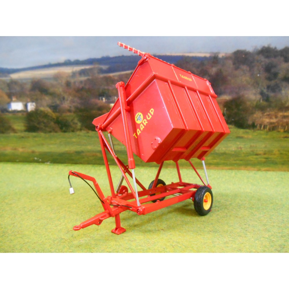 UNIVERSAL HOBBIES 132 TAARUP TIPVOGN T3 CHASER TRAILER One32 Farm