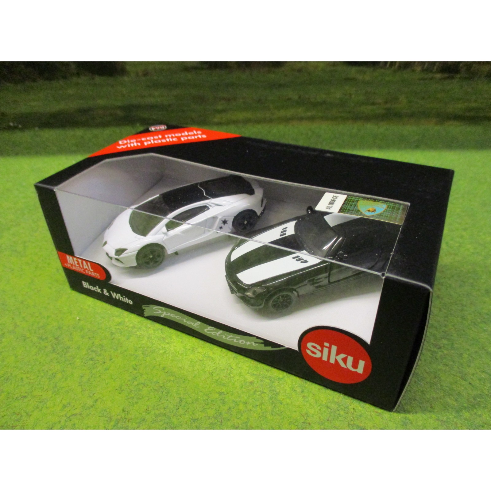 SIKU 1:55 SPECIAL EDITION BLACK & WHITE MERCEDES & LAMBORGHINI CAR