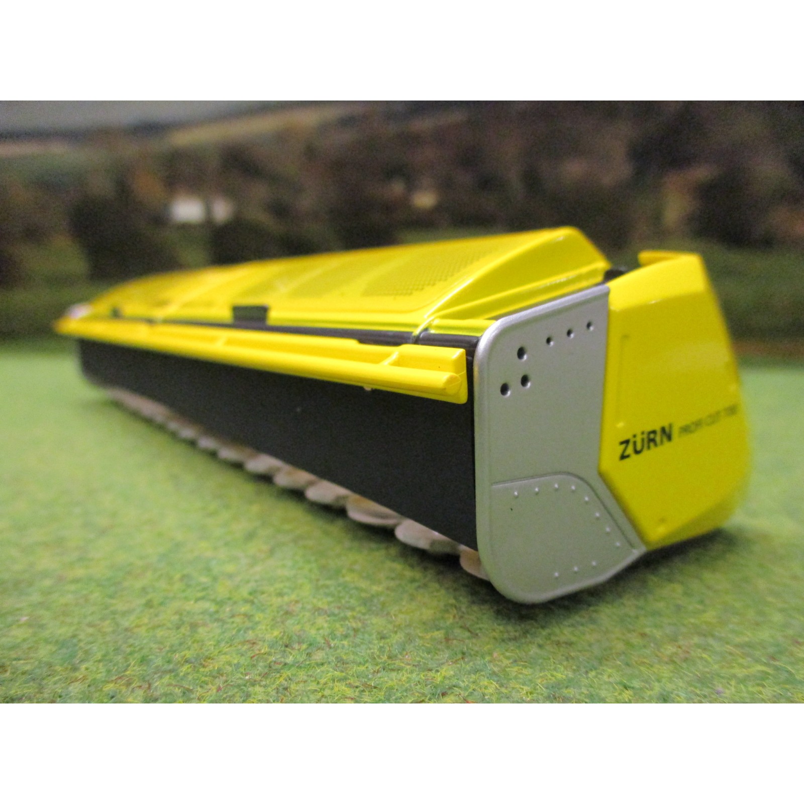 WIKING 1:32 ZURN PROFICUT 700 GRASS HEADER & HEADER TRAILER