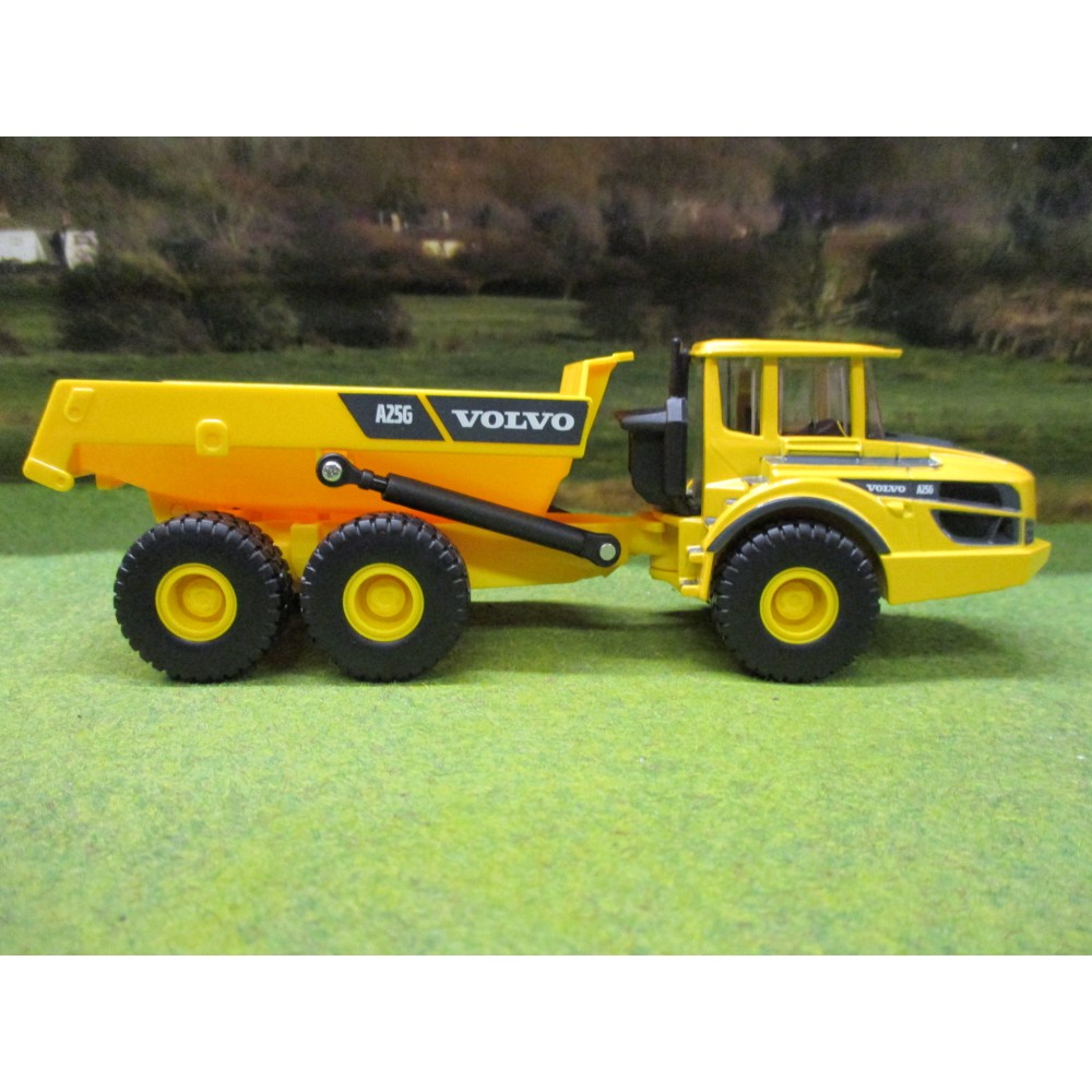 BURAGO 1/50 VOLVO A25G ARTICULATED DUMP TRUCK - One32 Farm toys and models