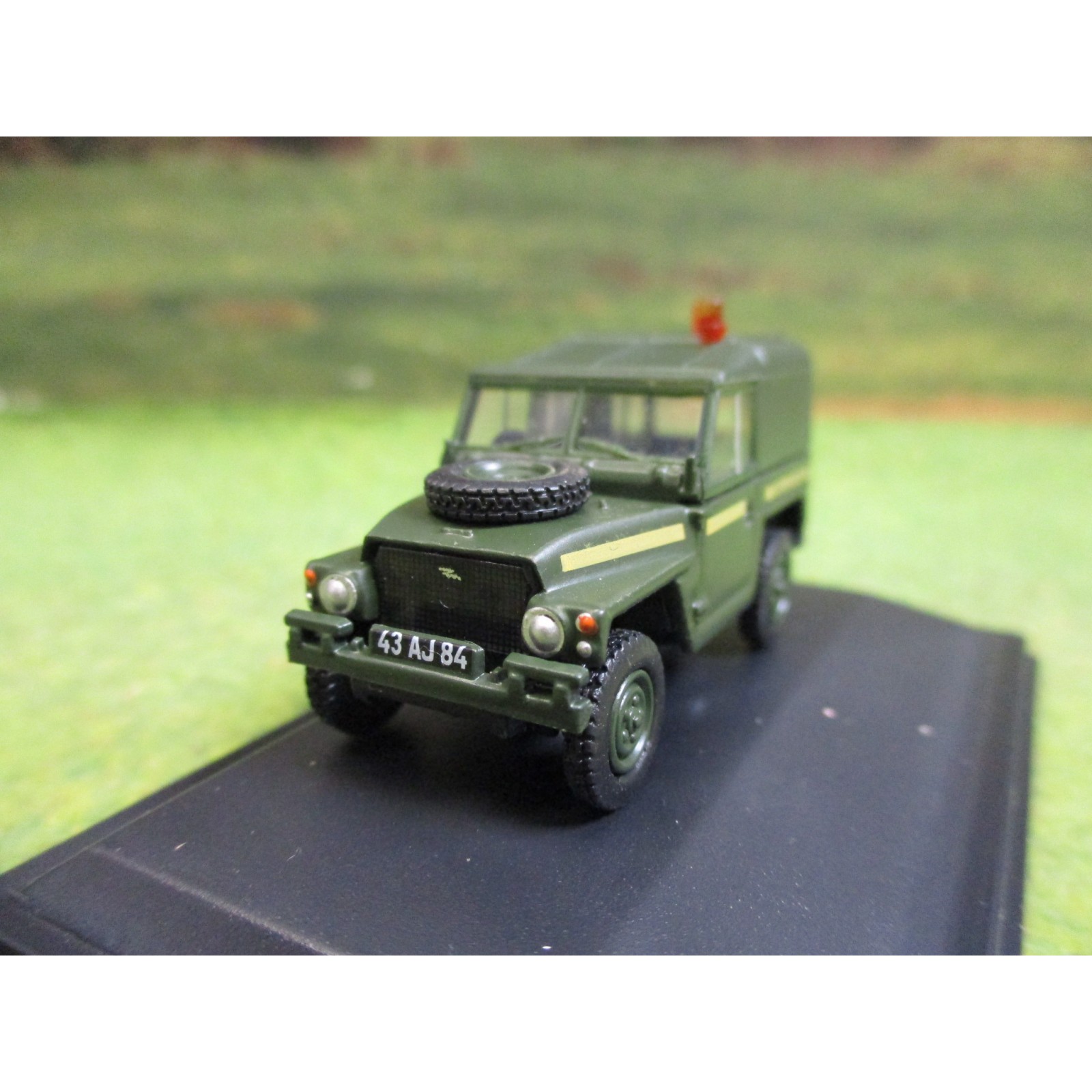 Details about   76LRDF005 Oxford Diecast Land Rover Defender 1/76 Model RAF Flight Safety 