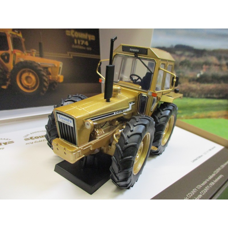 UNIVERSAL HOBBIES 1:32 COUNTY 1174 TRACTOR 1979 GOLD 50th ANNIVERSARY EDITION