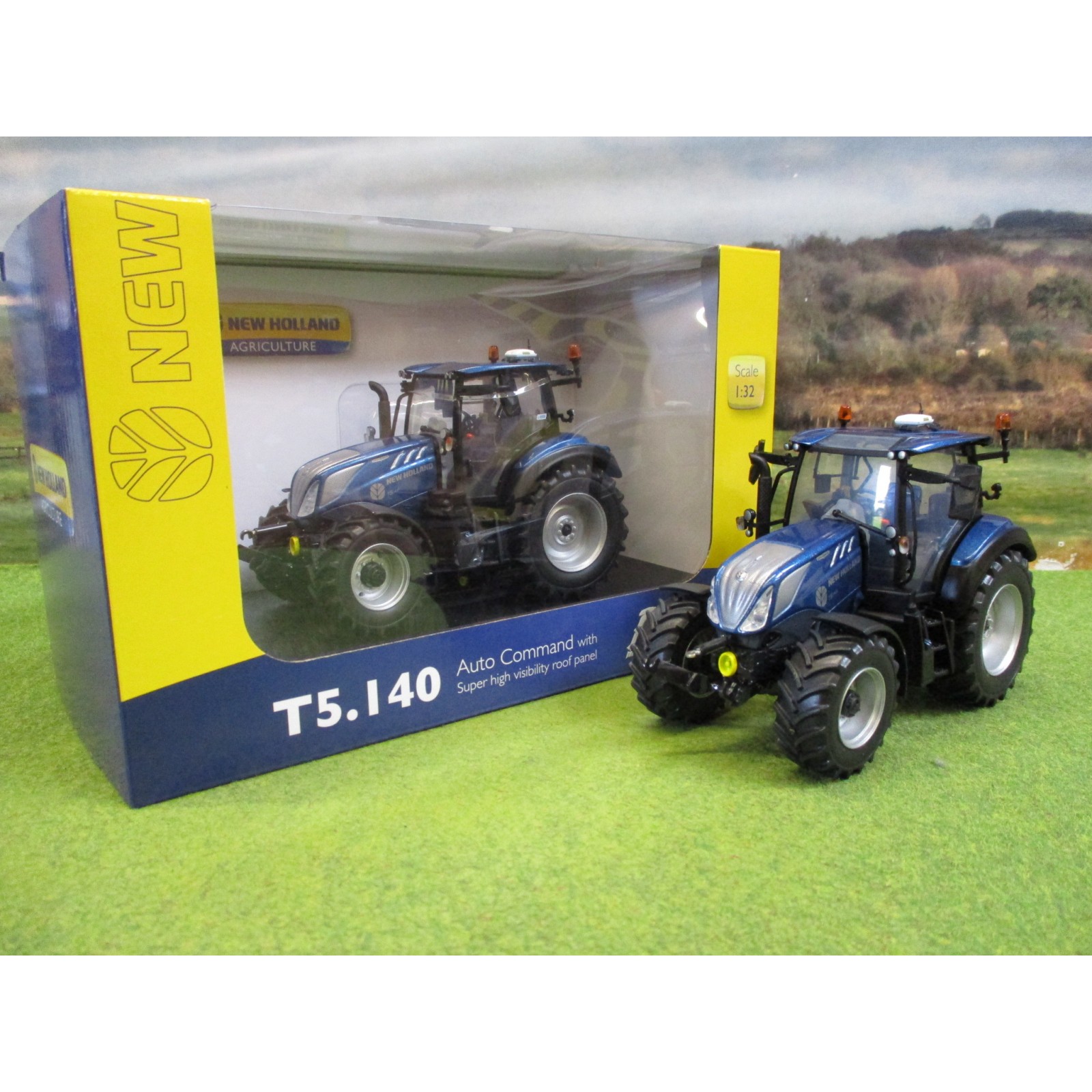 UNIVERSAL HOBBIES 1:32 NEW HOLLAND T5.140 BLUE POWER LOW ROOF