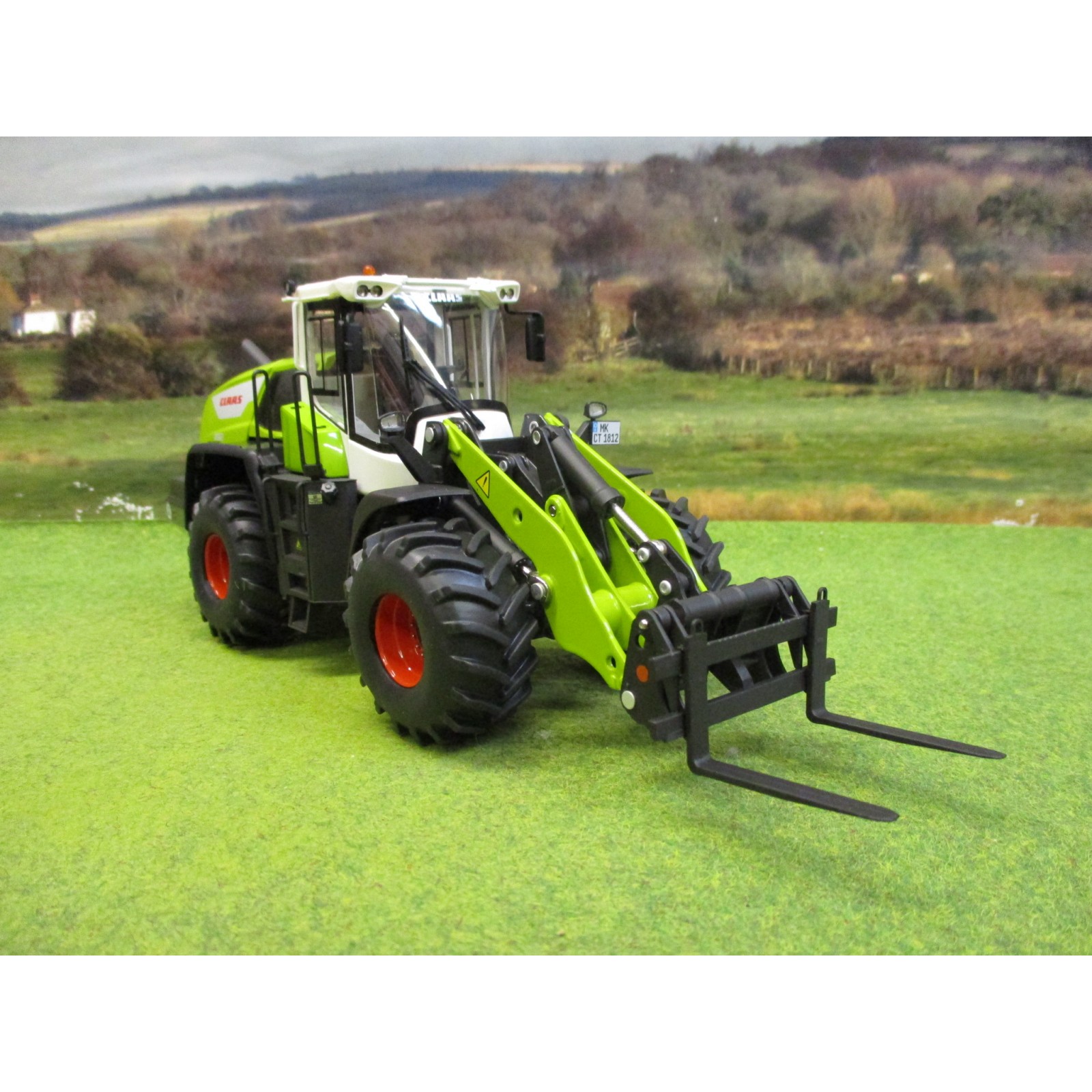 WEB限定カラー wiking claas ホイルローダー トリオン1812 asakusa.sub.jp