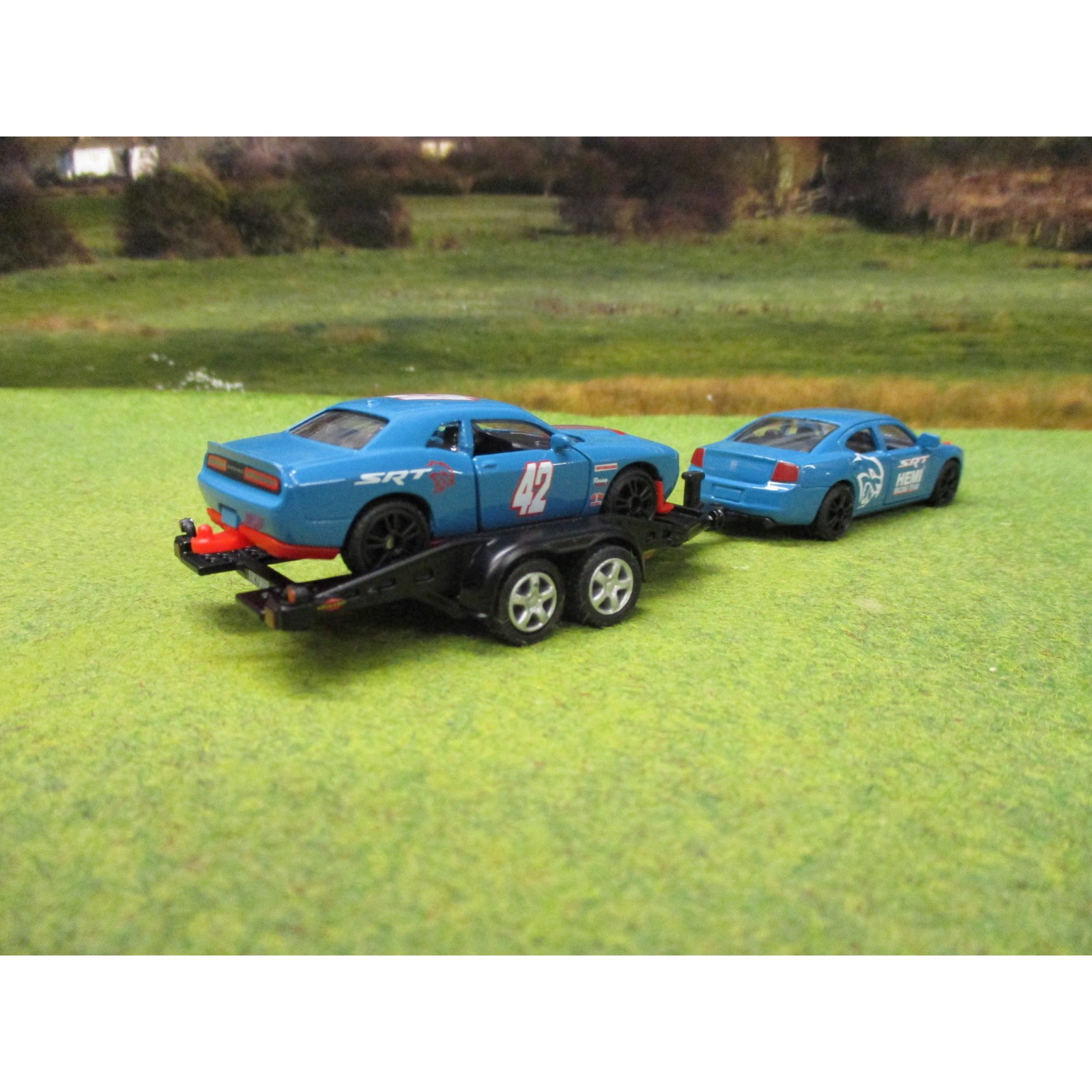 SIKU 1:55 DODGE CHARGER WITH DODGE CHALLENGER ON TRAILER SRT RACING - One32  Farm toys and models