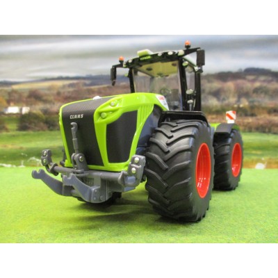 BRITAINS 1:32 CLAAS XERION 5000 TRACTOR