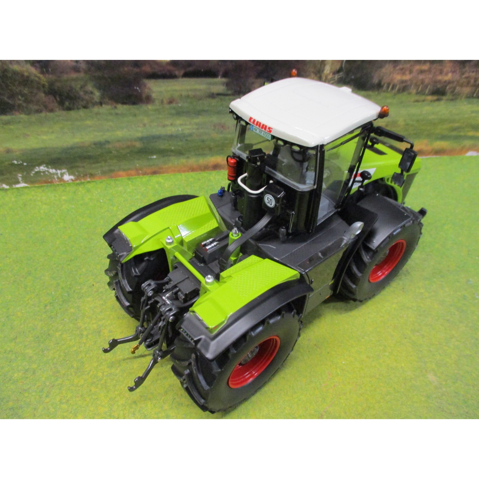 WIKING 1:32 CLAAS 4500 XERION TRACTOR 7853