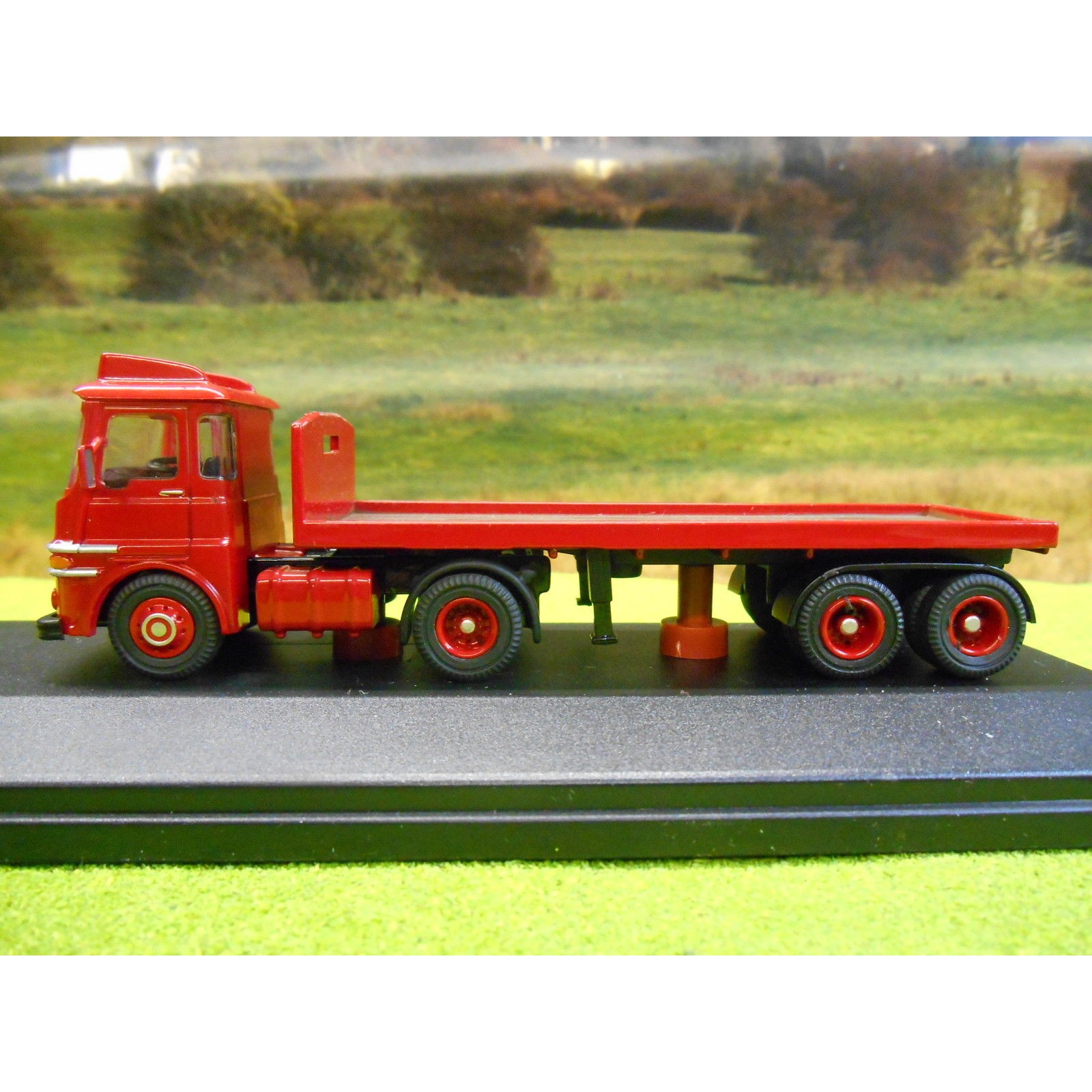 OXFORD 1/76th Haulage 76LV001   ERF Flatbed Red