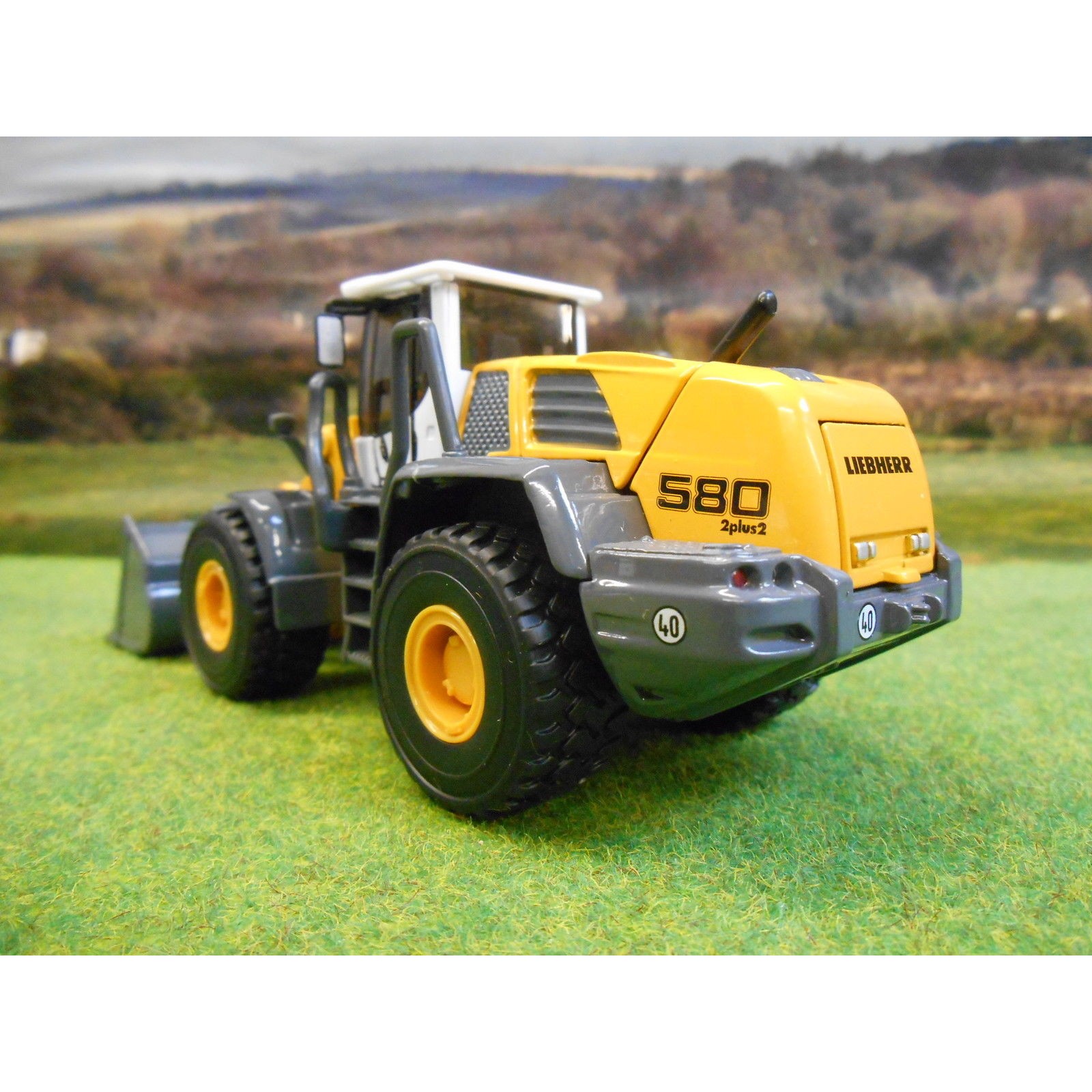 SIKU SK3561 PALA GOMMATA LIEBHERR 1:50 Modellino