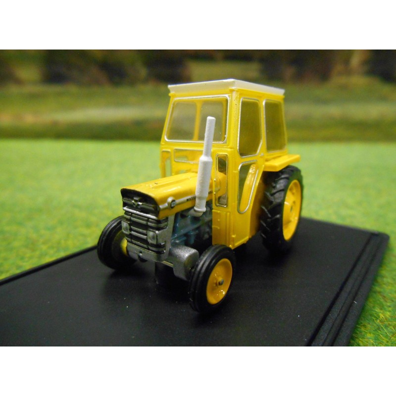 Oxford 176 Massey Ferguson 135 Industrial Yellow Tractor With Cab One32 Farm Toys And Models 