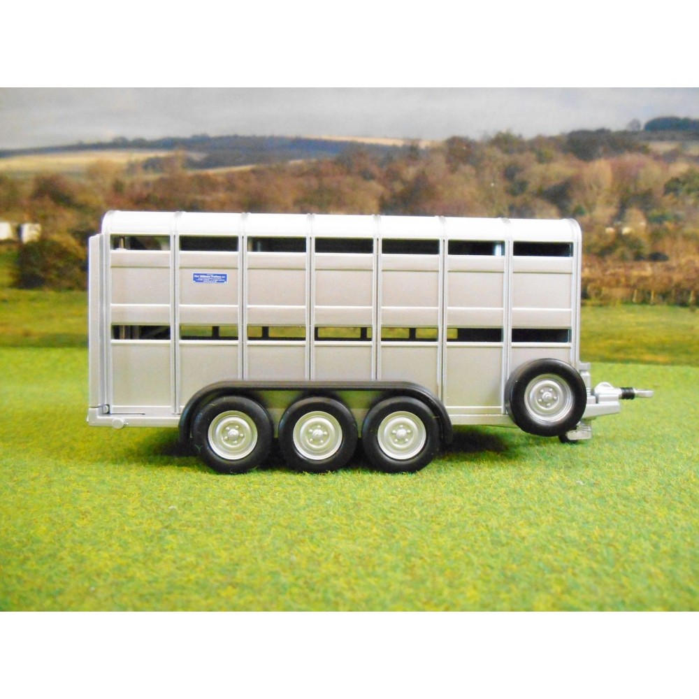 BRITAINS 1:32 IFOR WILLIAMS TA510T TRIAXLE LIVESTOCK TRAILER - One32 ...