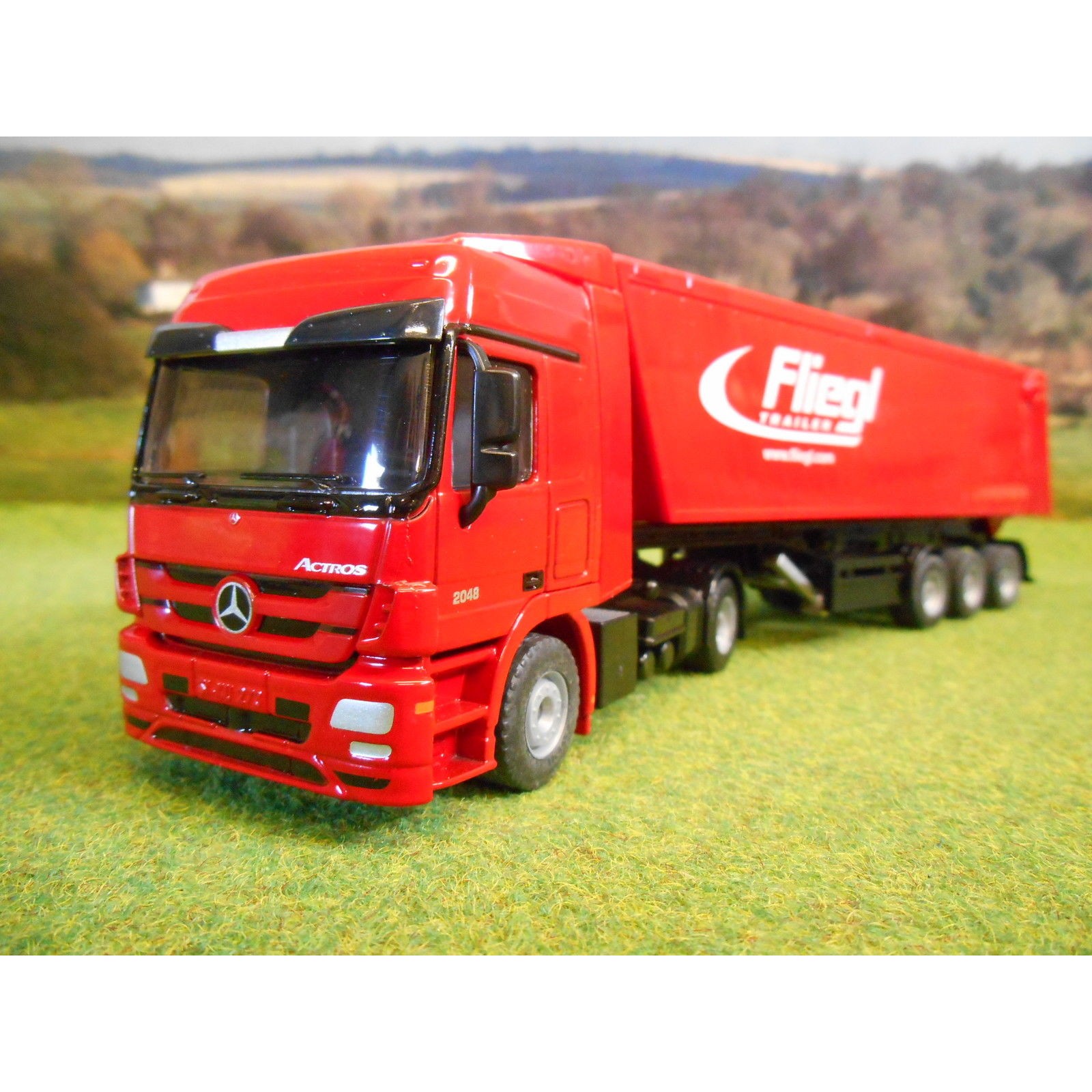 SIKU 1:50 MERCEDES ACTROS 2048 & TRIAXLE FLIEGL TIPPER